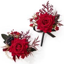 Conjunto de Corsage y Boutonniere Serwalin en Flores de Seda Rojas