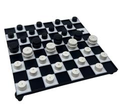 Conjunto de damas de plástico resistente para cegos e deficientes visuais, peças táteis, quadrados em relevo, peças que permanecem no lugar, jogo acessível que não usa Braille da Blind in Mind, The Braille Superstore