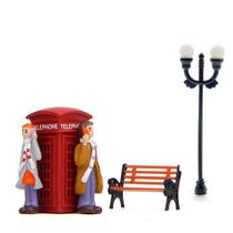 Conjunto de decoração de jardim Resin Phone Couple in Phone Booth Conjunto de decoração de jardim Resin Phone Couple in Phone Booth