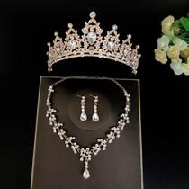 Conjunto de Joias de Noiva Princesa: Tiara, Brincos e Colar com Cristais