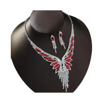 Conjunto De Joias Femininas: Colar E Brincos Geométricos Com Corrente De Garra De Cobre Incrustada Conjunto De Joias Femininas: Colar E Brincos Geométricos Com Corrente De Garra De Cobre Incrustada