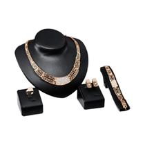 Conjunto De Joias Femininas Elegantes Brincos De Metal Colar Pulseira Anel Para Banquetes Presentes Conjunto De Joias Femininas Elegantes Brincos De Metal Colar Pulseira Anel Para Banquetes Presentes
