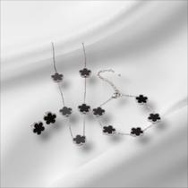 Conjunto de Joias Luxuoso Design de Trevo em Prata com Estilo Ônix Negro Conjunto de Joias Luxuoso Design de Trevo em Prata com Estilo Ônix Negro