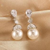 Conjunto De Joias Minimalistas Elegantes Com Pérolas E Zircônias Transparentes Para Noivas