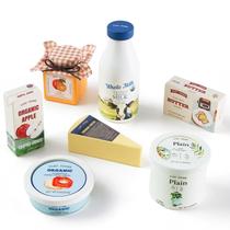 Conjunto de Laticínios e Bebidas Tiny Land com 7 Peças em Madeira Conjunto de Laticínios e Bebidas Tiny Land com 7 Peças em Madeira