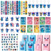 Conjunto De Lembrancinhas De Aniversário Stitch Com 110 Peças: Chaveiros, Pulseiras Slap E Sacolas Conjunto De Lembrancinhas De Aniversário Stitch Com 110 Peças: Chaveiros, Pulseiras Slap E Sacolas