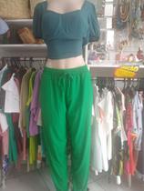 Conjunto de lin verde com crop verde