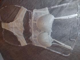 Conjunto de lingerie bordado com bojo