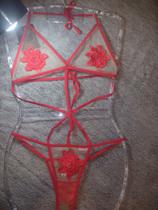 Conjunto de lingerie bordado e rendado Conjunto de lingerie bordado e rendado