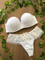 Conjunto de lingerie branco Conjunto de lingerie branco