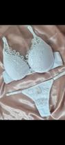 Conjunto de lingerie branco Conjunto de lingerie branco