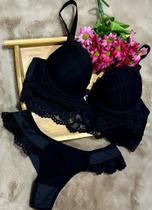 Conjunto De Lingerie Com Aplicação De Tule E Renda.