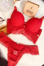 Conjunto de lingerie cropped em renda e tule Conjunto de lingerie cropped em renda e tule
