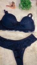 Conjunto de lingerie floral com aros de renda