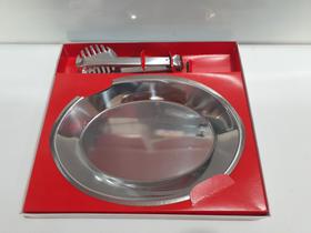 Conjunto de massa em aço inox contém 2 peças: 1 Travessa em aço inox + 1 pegador de massa aço inox Conjunto de massa em aço inox contém 2 peças: 1 Travessa em aço inox + 1 pegador de massa aço inox