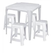 Conjunto de Mesa + 4 Banquetas em Plastico Bela Vista Mor