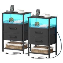 Conjunto de mesa de cabeceira JARHETUN 67cm com Luzes LED e Estação de Carregamento Conjunto de mesa de cabeceira JARHETUN 67cm com Luzes LED e Estação de Carregamento
