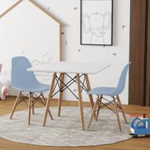 Conjunto de Mesa Eames Eiffel Infantil Madeira 68cm Quadrado Branco 2 Cadeiras Azul