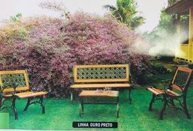 Conjunto de Mesa Ouro Preto em Madeira e Alumínio Fundido Unifer Móveis