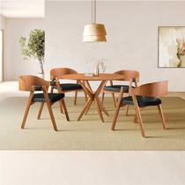 Conjunto de Mesa Redonda 108cm com 4 Cadeiras Luna Conjunto de Mesa Redonda 108cm com 4 Cadeiras Luna