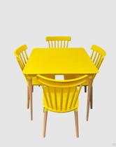 Conjunto de mesas e cadeiras em polipropileno pés em pp Conjunto de mesas e cadeiras em polipropileno pés em pp