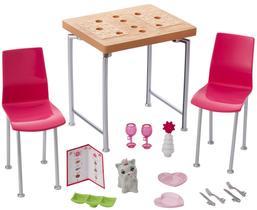 Conjunto de móveis e animais de estimação Barbie com mesa de jantar e duas cadeiras