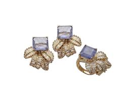 Conjunto de Pedra Lavanda Fusion com Folhas Cravejadas Banhado a Ouro - Brinco e Anel Conjunto de Pedra Lavanda Fusion com Folhas Cravejadas Banhado a Ouro - Brinco e Anel