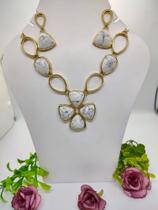Conjunto de pedras naturais howlita Conjunto de pedras naturais howlita