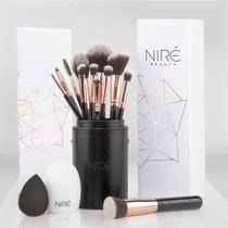 Conjunto de pincéis de maquiagem Niré Beauty de 15 peças com estojo e liquidificador