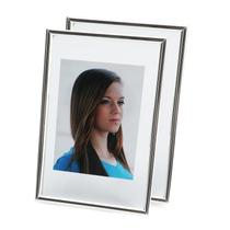 Conjunto de porta-retratos AhaGo Silver 4x6" na vertical com suporte de coração Conjunto de porta-retratos AhaGo Silver 4x6" na vertical com suporte de coração