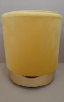 Conjunto de Puff com detalhes dourado no rodapé - decoração para sala de estar - Várias Cores