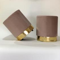 Conjunto de Puff com detalhes dourado no rodapé - Para sala de estar - Rosê Suede Conjunto de Puff com detalhes dourado no rodapé - Para sala de estar - Rosê Suede