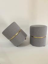 Conjunto de Puff redondo moderno com detalhe cinta para sala de estar ou quarto - Cinza Escuro Linho