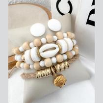 Conjunto de Pulseiras e Brinco Miçangas Paz e Amor Branco Conjunto de Pulseiras e Brinco Miçangas Paz e Amor Branco
