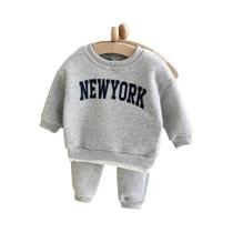 Conjunto De Roupas Casuais De Inverno Para Bebês Meninos E Meninas 2 Peças Com Estampa De Letras Conjunto De Roupas Casuais De Inverno Para Bebês Meninos E Meninas 2 Peças Com Estampa De Letras