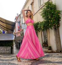 Conjunto de saia longa com top na cor rosa tamanho m