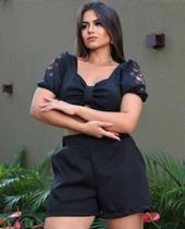 Conjunto de Shorts e Cropped de Manga Bordada em Tecido de Alfaiataria Conjunto de Shorts e Cropped de Manga Bordada em Tecido de Alfaiataria