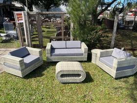 Conjunto de Sofá Quadrado Vazado em Fibra Sintética Taipa - 1 Sofá 2L + 2 Poltronas + 1 Mesa - Tecido Lisato Grafite Conjunto de Sofá Quadrado Vazado em Fibra Sintética Taipa - 1 Sofá 2L + 2 Poltronas + 1 Mesa - Tecido Lisato Grafite