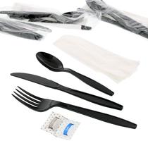 Conjunto de talheres descartáveis AmercareRoyal com guardanapo, sal e pimenta Conjunto de talheres descartáveis AmercareRoyal com guardanapo, sal e pimenta