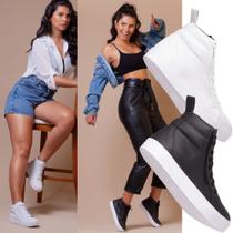 Conjunto de Tenis femininos estilo esporte em branco e preto para uma combinação versátil e cheia de atitude.