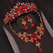 Conjunto de tiara na cor vermelha com brinco e colar
