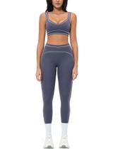Conjunto de treino feminino PQBPQB com top cropped, sutiã esportivo e legging Conjunto de treino feminino PQBPQB com top cropped, sutiã esportivo e legging