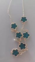 Conjunto de três peças de colar pulseira e brincos de flor de quatro folhas em aço dourado ou prata Conjunto de três peças de colar pulseira e brincos de flor de quatro folhas em aço dourado ou prata