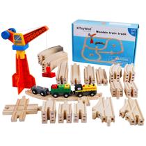 Conjunto de trilhos de trem de madeira KitoyWoD 62 unidades com trem e guindaste 3-10Y