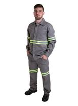 Conjunto de Uniforme Profissional Calça e Camisa Brim Cinza com Faixa Refletiva Verde Conjunto de Uniforme Profissional Calça e Camisa Brim Cinza com Faixa Refletiva Verde
