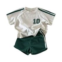 Conjunto De Verão Em Estilo Coreano Para Meninos Com Listras E Cores Em Bloco, Conjunto Fofo E Conjunto De Verão Em Estilo Coreano Para Meninos Com Listras E Cores Em Bloco, Conjunto Fofo E