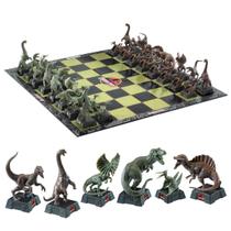 Conjunto de xadrez The Noble Collection Jurassic Park com 32 dinossauros