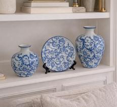 Conjunto Decorativo Cerâmica 3 Peças 2 Vasos + 1 Pratinho Conjunto Decorativo Cerâmica 3 Peças 2 Vasos + 1 Pratinho