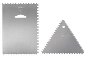 Conjunto decorativo de pentes e alisadores de glacê Ateco 1446 de 3 lados e 1447 de 4 lados prateado