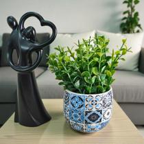 Conjunto Decorativo Escultura Estátua Família Pai Mãe Menino Menina e Vaso de Porcelana com desenhos